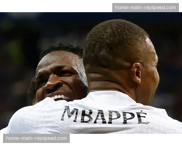 维尼修斯指控普雷斯蒂安尼对其进行了种族辱骂