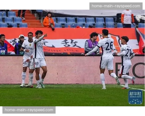 全场比赛结束，山东泰山主场1-1战平上海海港